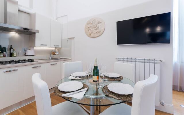 Ponte Vecchio Elegant Apartment