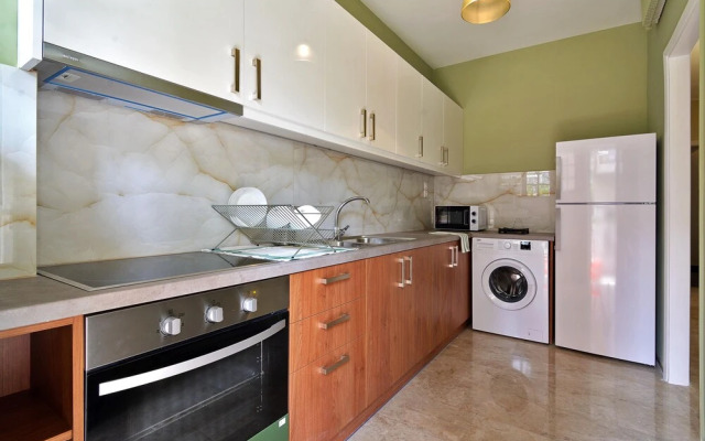 "Rolls Royce" elegant flat in P.Faliro district