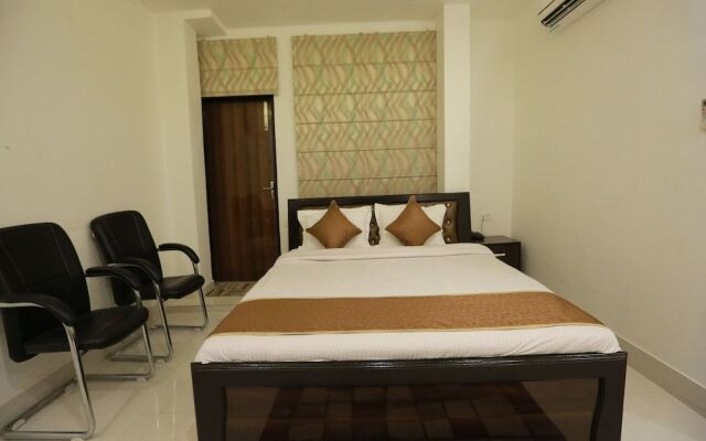 OYO 8837 Hotel Surya Galaxy