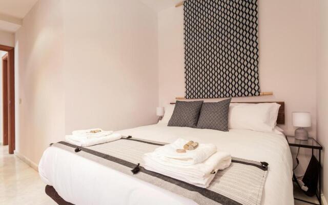 Luxury Rooftop - Space Maison Apartments