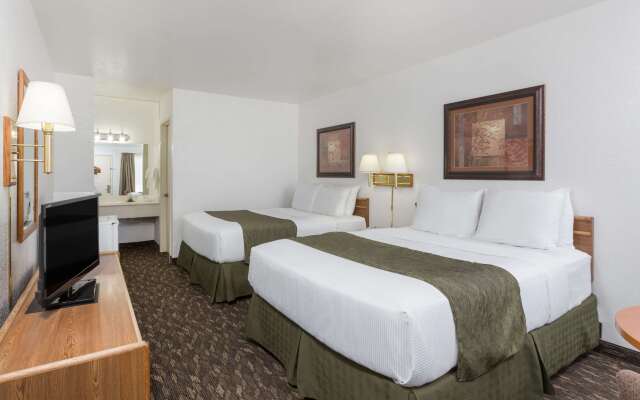 Super 8 by Wyndham Fort Bragg