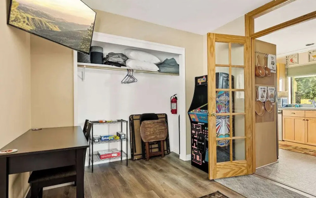 The Leehive Near Lake Arrowhead Village