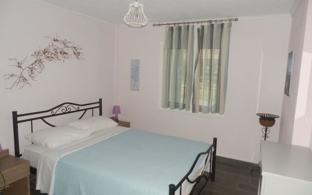Zephyros Family Apartments