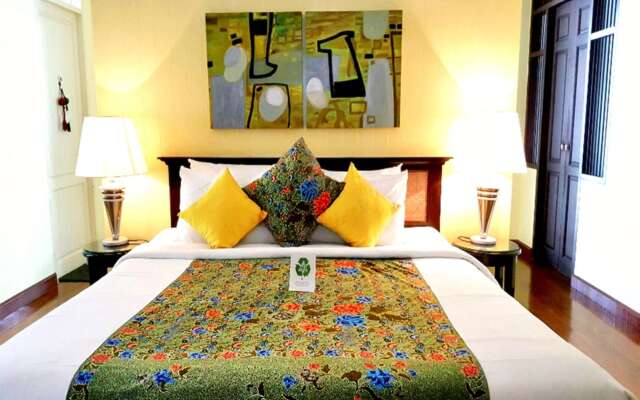 Baan Bayan Beachfront Hotel