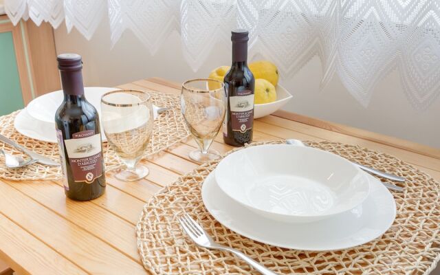 41 Orekhovo 3 Bedroom Apartment near Tsaritsyno Park