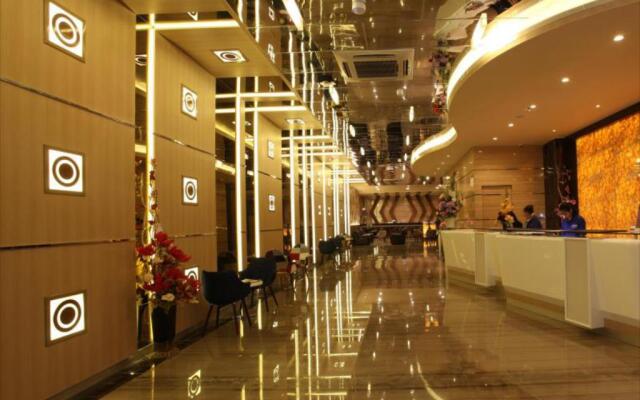 W Three Premier Hotel Lagaligo