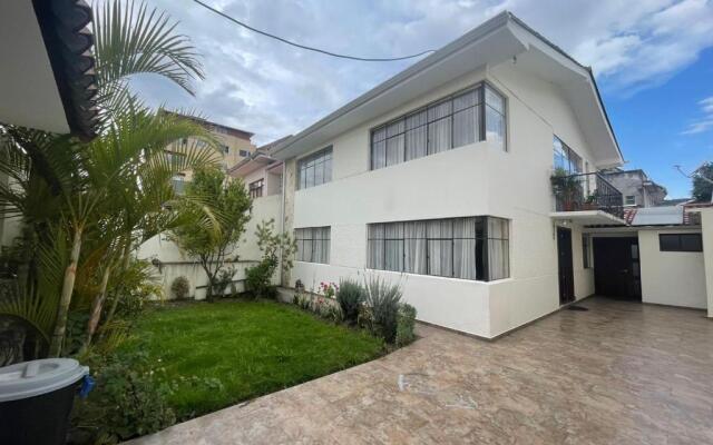 Casa 2 Pisos 100% Funcional En Cuenca Garantizado