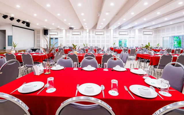 Baan Klang Aow Beach Resort