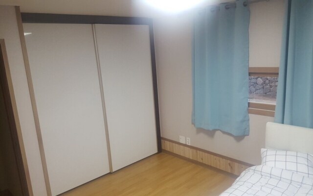 D2 House