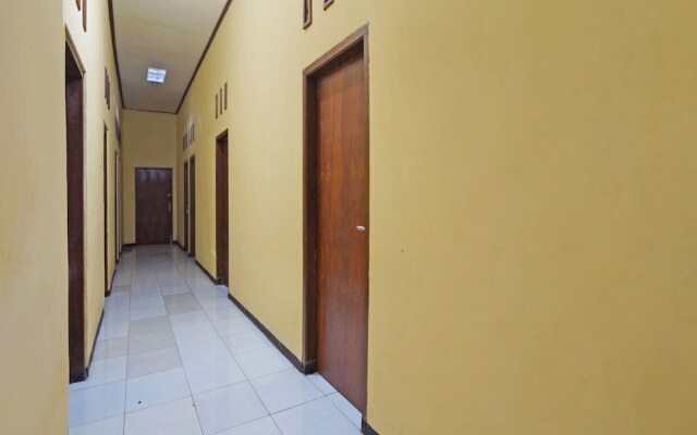 OYO Life 91869 Insan Mulia Kost Syariah