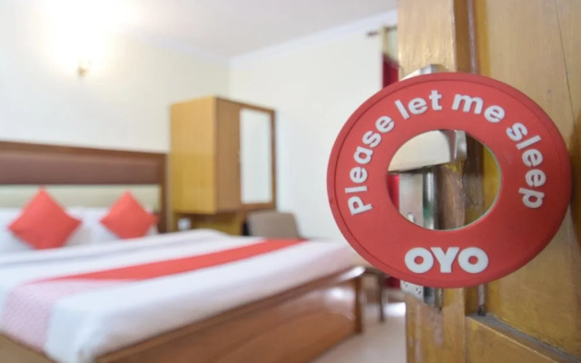 OYO 10229 Hotel Crystal