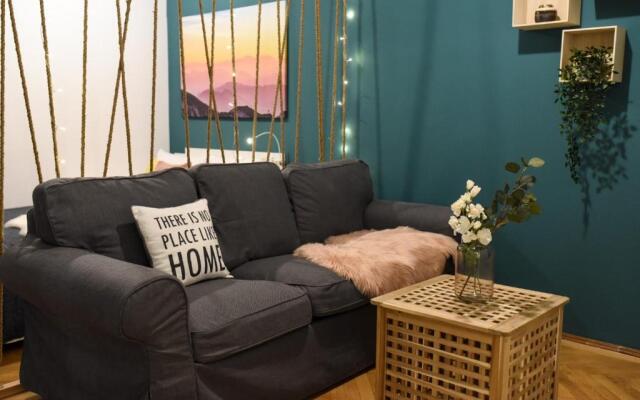ALL U NEED IS LOVE - Homey Central Studio