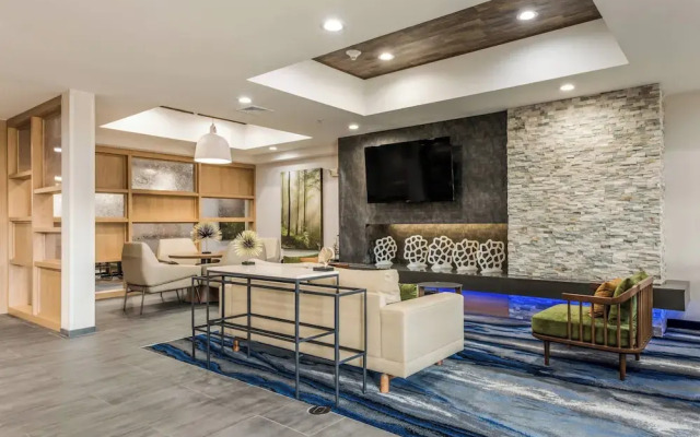 Comfort Suites Four Seasons