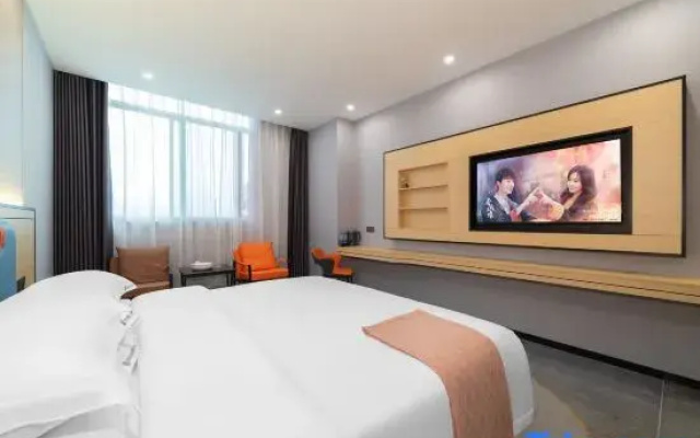 Muyun Light Luxury International Apartment (Fortune Center Store)