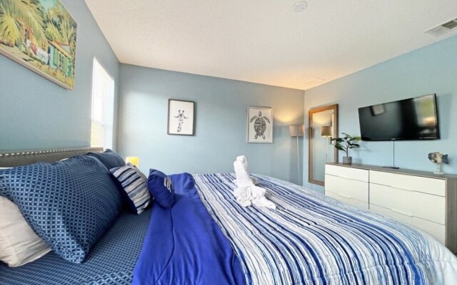 Villa Azul 4 Bedroom Townhouse by RedAwning