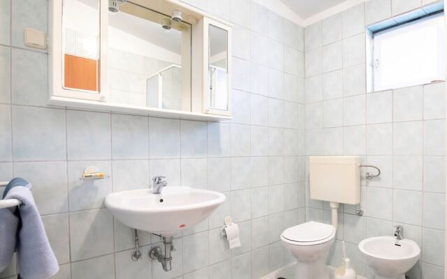Lovely Apartment in Krneza Near Seabeach