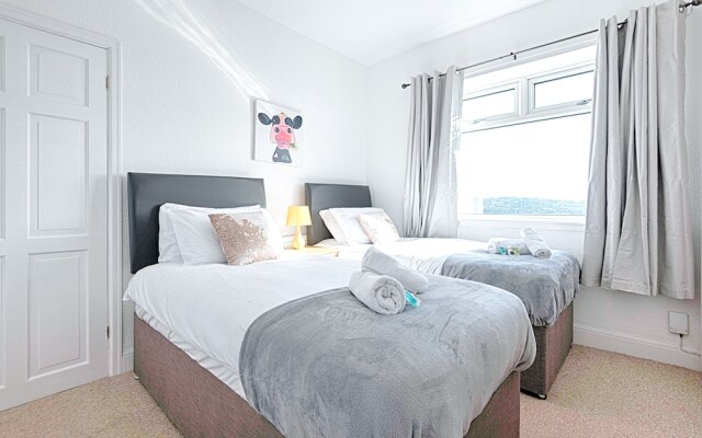 Swansea Essex Spacious