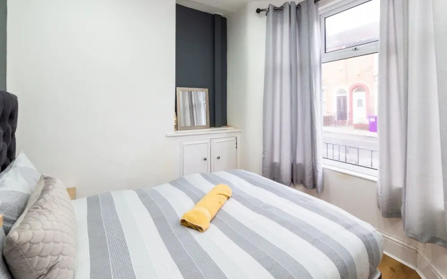 Lush Apartments 4 Bedroom House - Gilroy