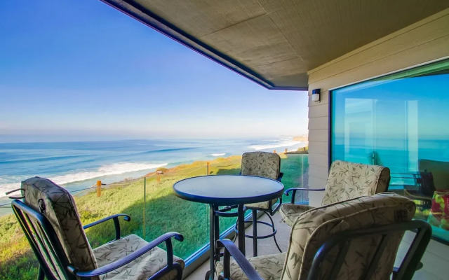 Gorgeous Ocean View Condo with Pool & Spa SURF9 by RedAwning
