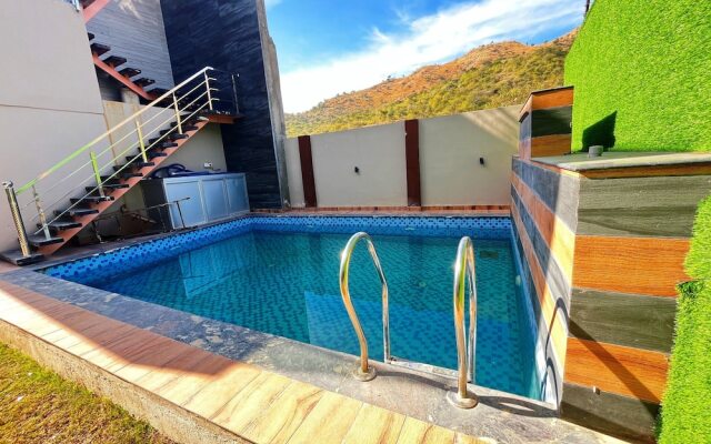 GoBravo 2BR Lux Villa wt Pvt Pool Udapur