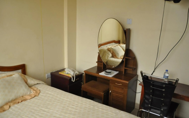 Rich Hotel