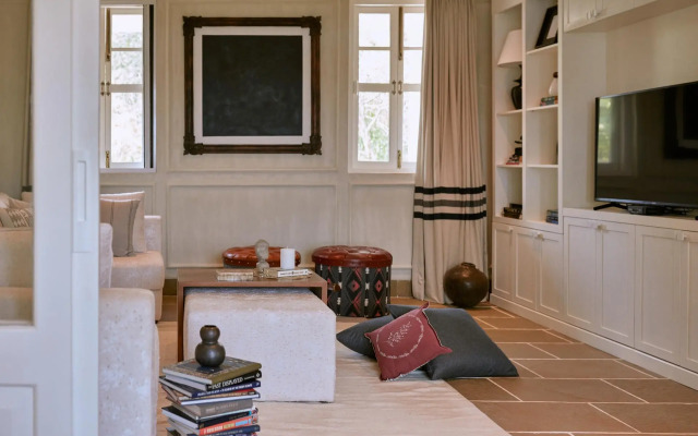 Estate De Frangipani