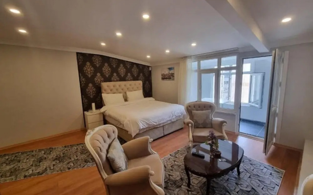 Ata Suit Hotel