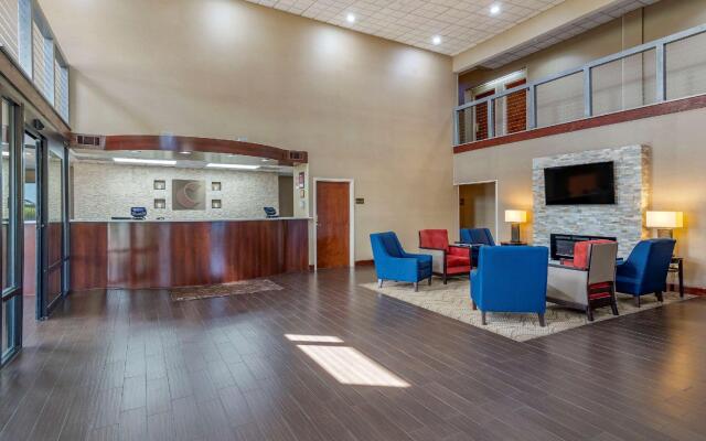 Comfort Suites near Robins Air Force Base