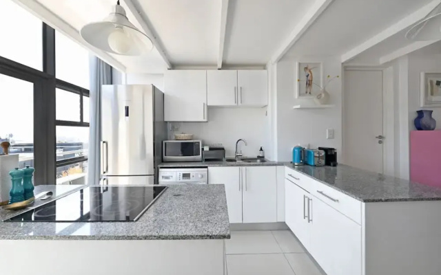 Two Bed Table Mountain Views Central