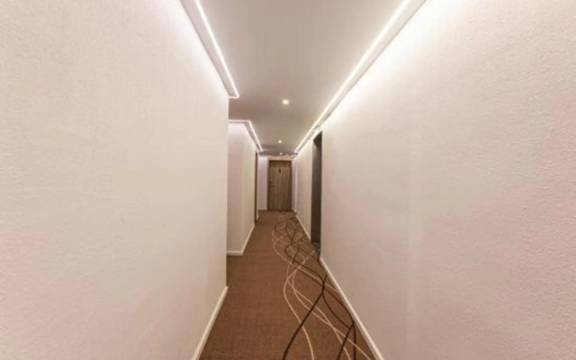 HanTing Premium Hotel (Suzhou Shengze Oriental Textile City)