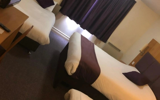 Purple Roomz