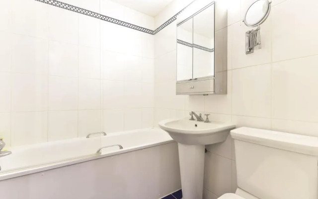 Smart 2 bedroom flat near Pimlico Tube