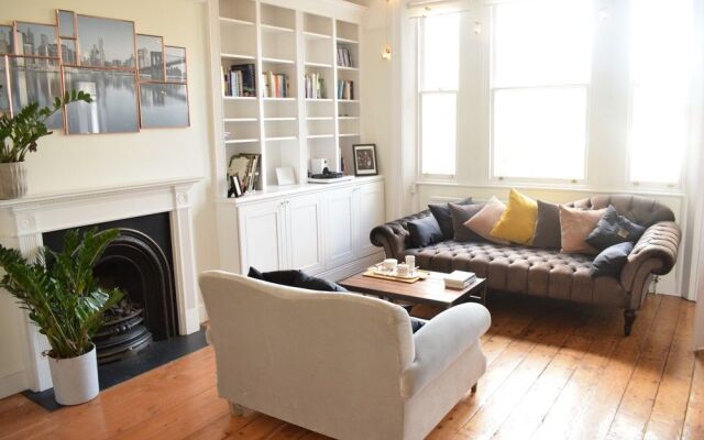 1 Bedroom Flat In Knightsbridge Sleeps 2