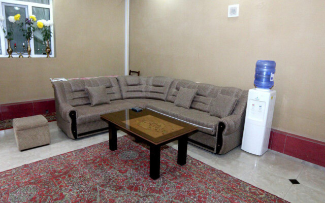 Al Mansur Guesthouse