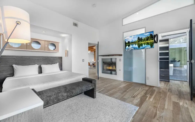 Mulholland View - Mid-century Modern Escape w/ Infinity Pool