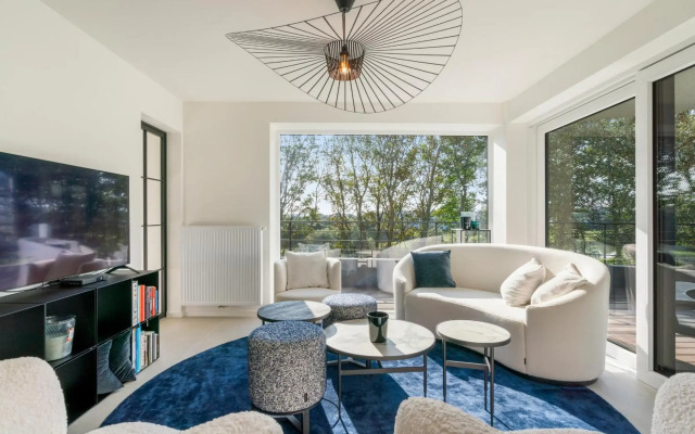 The Waves-Luxurious 3bedroom app w big terrace & garage