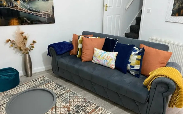 Comfortable 2beds House 4 Contractors & Staycation