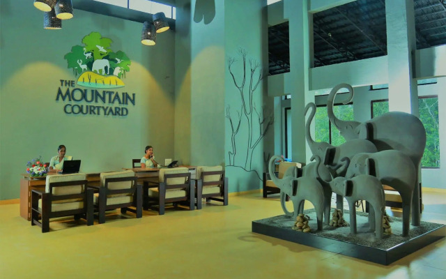 The Mountain Courtyard Thekady
