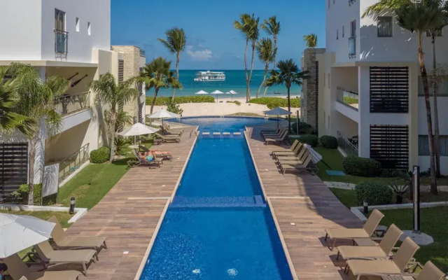 Beach Condo w Sea View B-202 Costa Atlantica