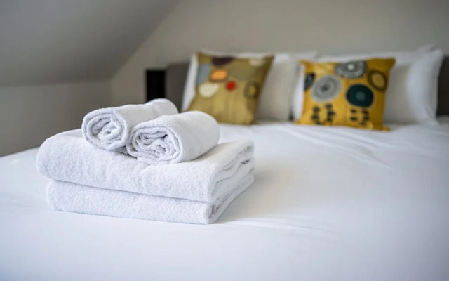 Bright & Beautiful Studio Flat in Bristol