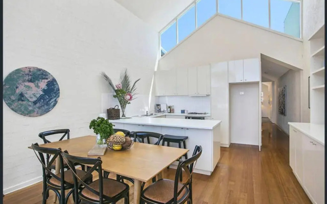 Lonnie Beach View Apartment