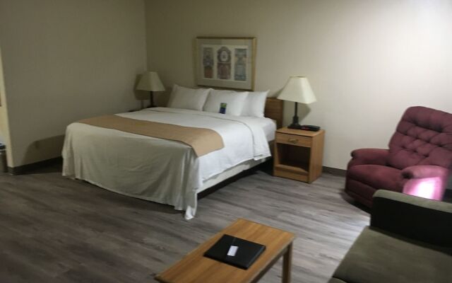 Lakeview Inn & Suites - Edson East