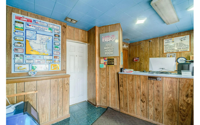 OYO Budget Inn Falfurrias Hwy 281