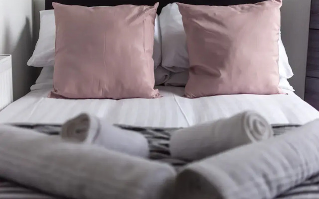 Lux Apartments 4 Bedroom House Sutcliffe