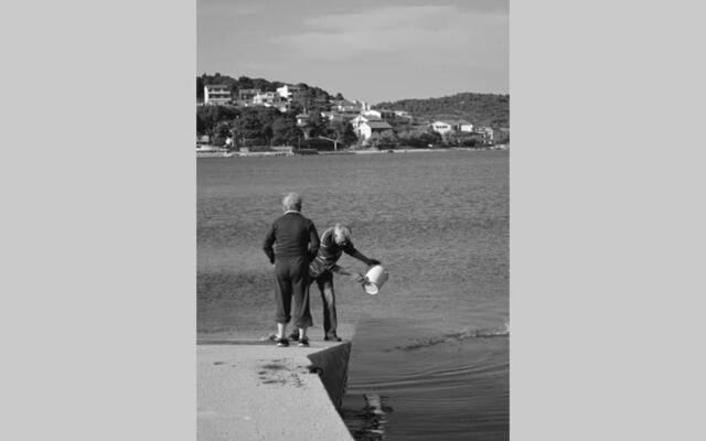 Private studio apartment with a garden and a terrace