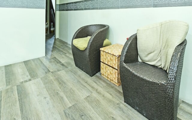 OYO 90431 Cz Hotel