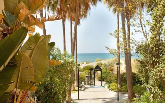 Studio in Marbella Beachfront With Pool