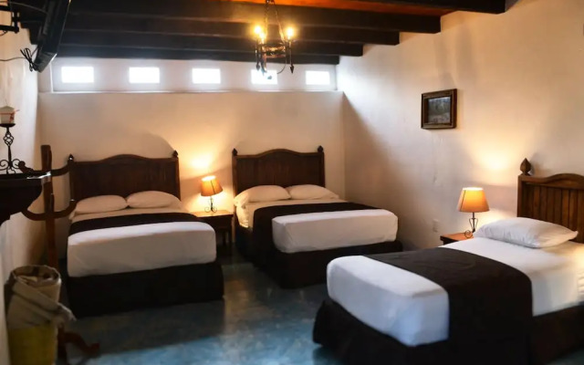 Hostal Plaza Central