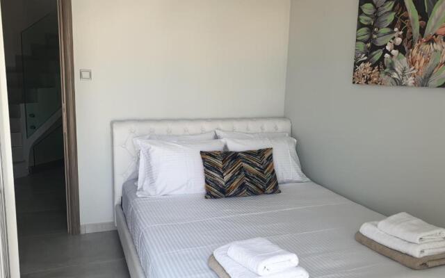 Zefyros Suite , Seafront retreat !
