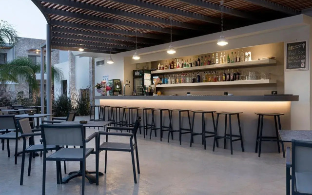 ONEIRO Boutique Hotel